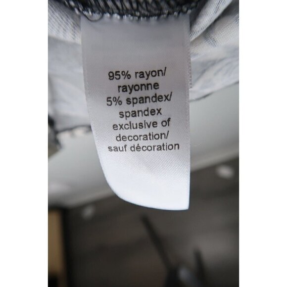 Maurices Olive Green Floral Crochet Neck Sleeveless Tank Top Women's Size 2 Boho - Picture 9 of 9